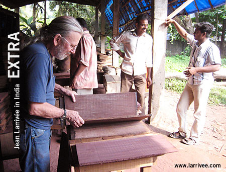 EXTRA: Jean Larrivée in India - Super Bilder zum Tonholz-Shoppen am anderen Ende der Welt!